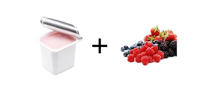 Yoghurt and berries