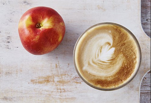 Latte with an apple